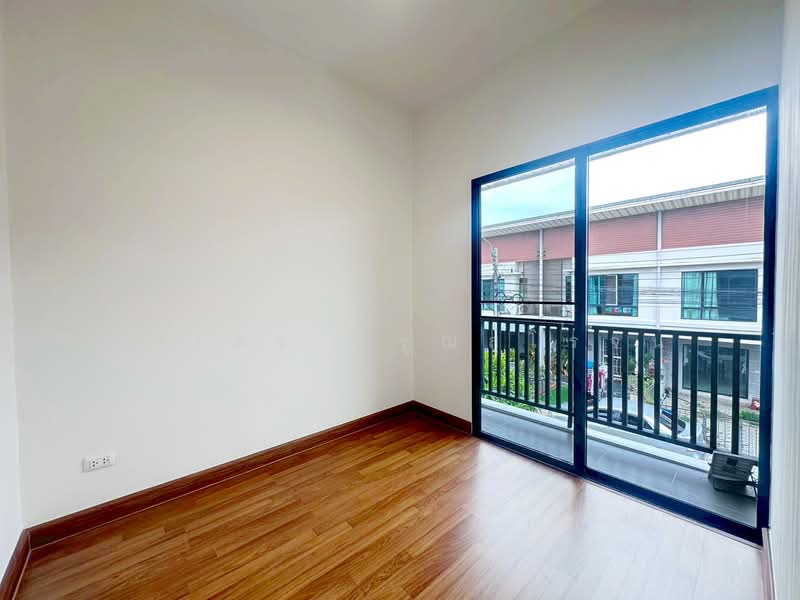 Modi Villa Pinklao – Wongwaen, Nonthaburi, Rural road No. 1011, Sala Klang, Bang Kruai, Nonthaburi, 4 Bedrooms, 176 sqm, Semi-Detached House (Twin House) For Sale, by Suradej Arunsurosn, 500417270 - DDproperty.com