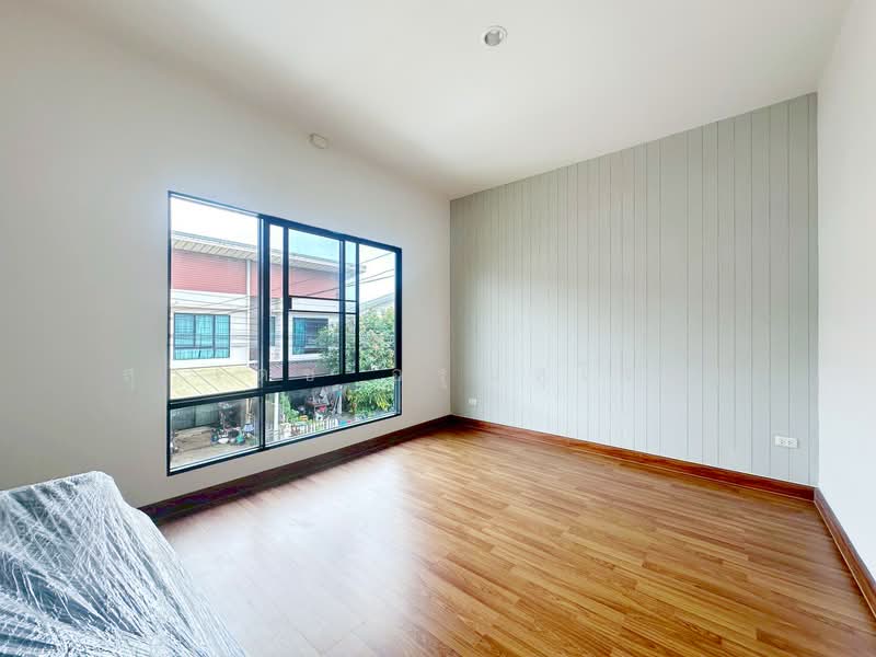 Modi Villa Pinklao – Wongwaen : โมดิ วิลล่า ปิ่นเกล้า – วงแหวน, นนทบุรี, ทางหลวงชนบท นบ.1011, ศาลากลาง, บางกรวย, นนทบุรี, 176 ตร.ม., บ้านแฝด ขาย, โดย สุรเดช อรุณสุโรจน์, 500417270 - DDproperty.com