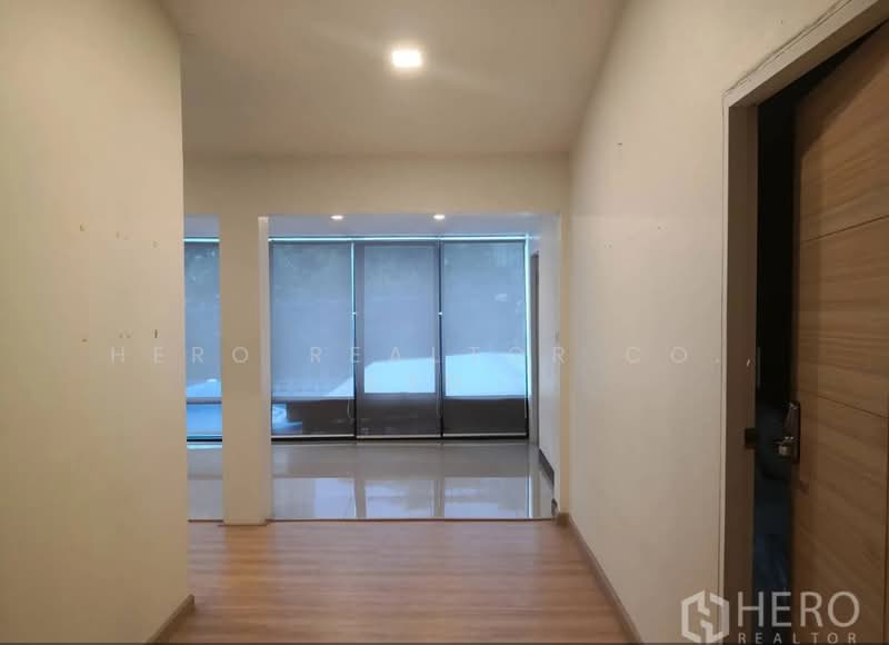 For Rent 6 Bedroom Detached House near BTS Phrom Phong, Watthana Bangkok HRE01078, Bangkok, Khlong Tan Nua, Watthana, Bangkok, 6 Bedrooms, 200 sqm, Single Detached House For Rent, by Hero Realtor Co., Ltd., 500417308 - DDproperty.com