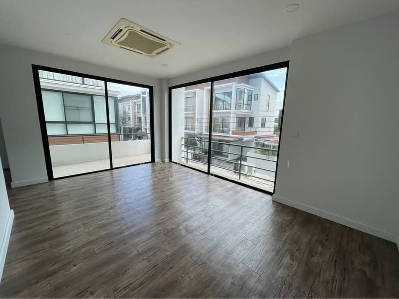 undefined, Bangkok, Saphan Sung, Bangkok, 3 Bedrooms, 263 sqm, Single Detached House For Sale, by Woraruethai Klumbun, 500417442 - DDproperty.com