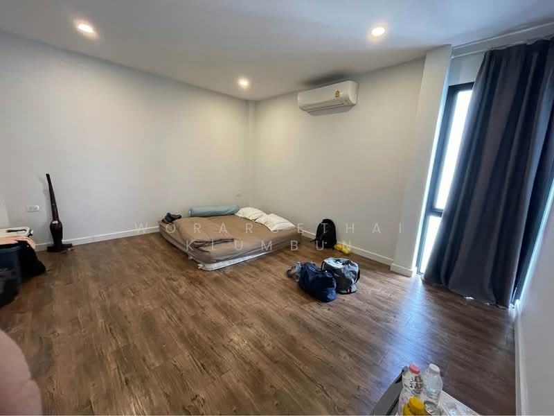 undefined, Bangkok, Saphan Sung, Bangkok, 3 Bedrooms, 263 sqm, Single Detached House For Sale, by Woraruethai Klumbun, 500417442 - DDproperty.com