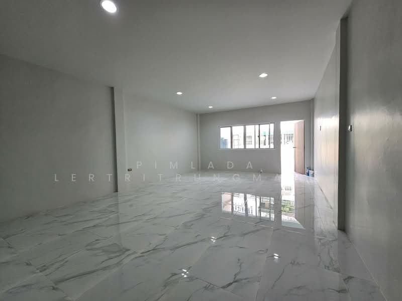 ทาวน์โฮม ซอย เจริญกรุง 80, Bangkok, Bang Rak, Bang Rak, Bangkok, 5 Bedrooms, 250 sqm, Townhouse For Sale, by Pimlada Lertritrungmanee, 500417471 - DDproperty.com