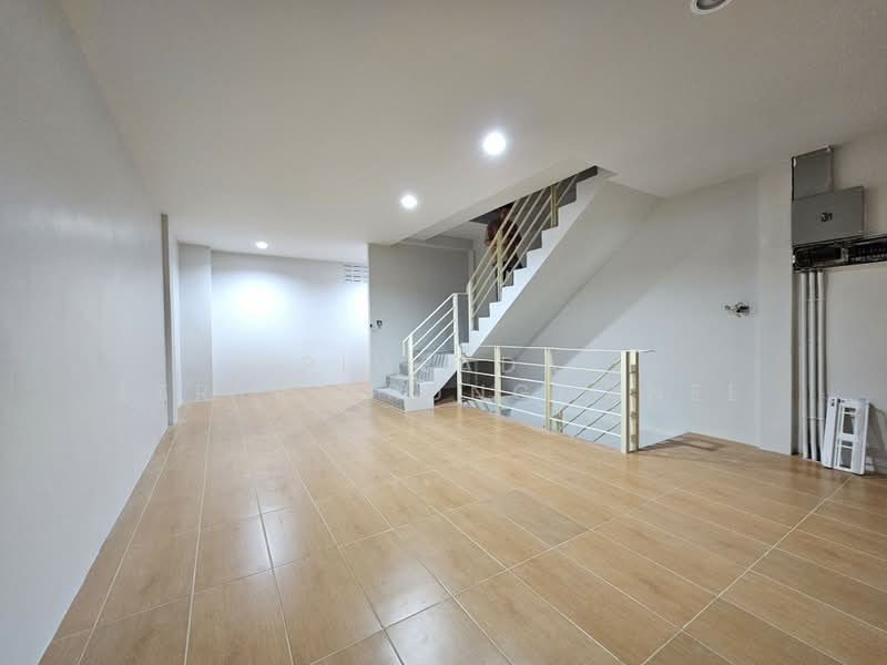 ทาวน์โฮม ซอย เจริญกรุง 80, Bangkok, Bang Rak, Bang Rak, Bangkok, 5 Bedrooms, 250 sqm, Townhouse For Sale, by Pimlada Lertritrungmanee, 500417471 - DDproperty.com
