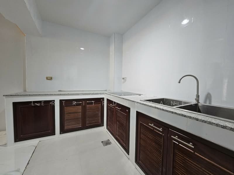 ทาวน์โฮม ซอย เจริญกรุง 80, Bangkok, Bang Rak, Bang Rak, Bangkok, 5 Bedrooms, 250 sqm, Townhouse For Sale, by Pimlada Lertritrungmanee, 500417471 - DDproperty.com