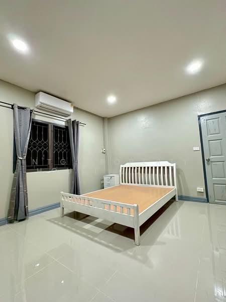 NG491 ให้เช่าบ้านเดี่ยว 2 ชั้น สไตล์โมเดิร์น สุทธิสาร ลาดพร้าว 64 ✅จดบริษัท ✅เลี้ยงสัตว์ได้ อยู่, Bangkok, ลาดพร้าว64, Wang Thonglang, Bangkok, 5 Bedrooms, 350 sqm, Single Detached House For Rent, by NTG Property House Co.,Ltd., 500417483 - DDproperty.com