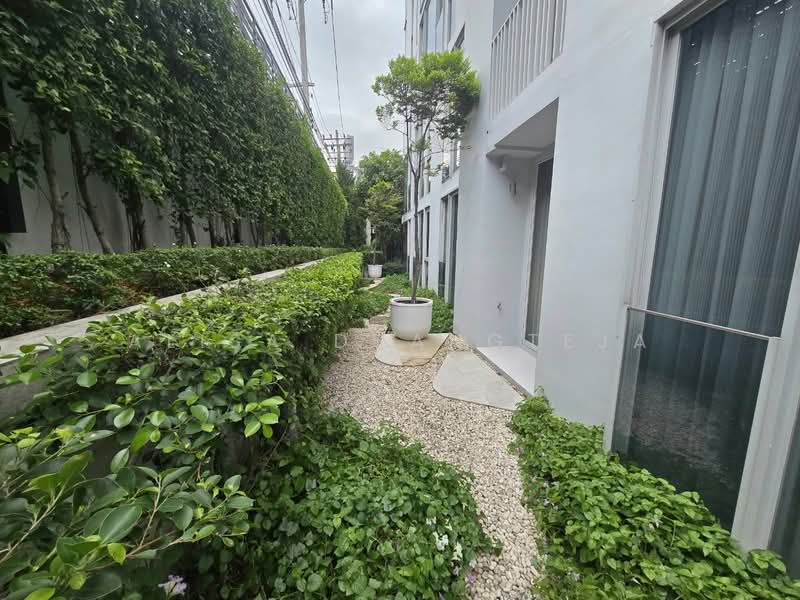 Chewathai Residence Thonglor, Bangkok, Soi Thonglor 20, Thonglor Road, Khlong Tan Nua, Watthana, Bangkok, 2 Bedrooms, 44 sqm, Condo For Rent, by Alisa Duangteja, 500417485 - DDproperty.com