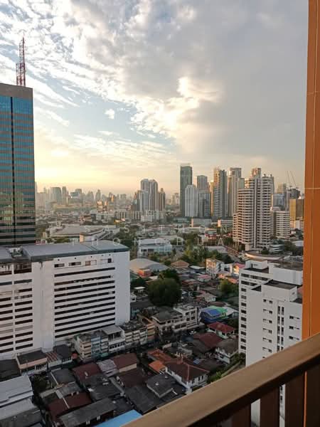 Oka Haus Sukhumvit 36, Bangkok, 3399 Rama 4 Road, Khong Tan, Khlong Toei, Bangkok, 1 Bedroom, 27 sqm, Condo For Rent, by Sasithon Phonchuai, 500417636 - DDproperty.com