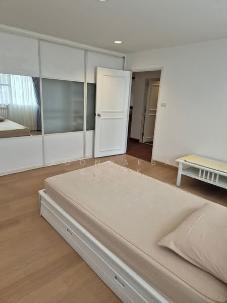 D.S. Tower 1 Sukhumvit 33, Bangkok, Soi Phrom Chit, Khlong Tan Nua, Watthana, Bangkok, 3 Bedrooms, 200 sqm, Condo For Rent, by Boonraksa Sopak, 500417769 - DDproperty.com