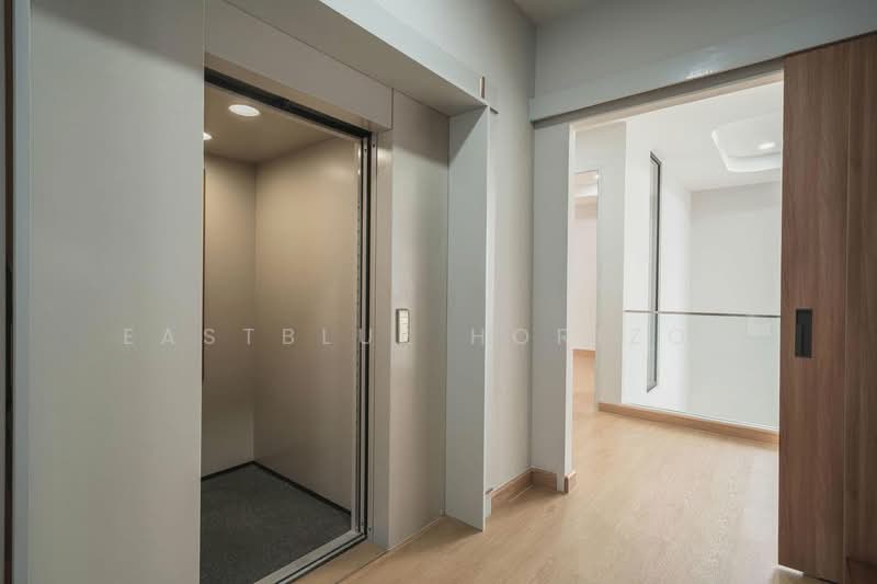 Preecha Ramkhamhaeng-Krungthepkreetha, Bangkok, Khlong Song Ton Nun, Lat Krabang, Bangkok, 4 Bedrooms, 400 sqm, Single Detached House For Sale, by Eastblue Horizon, 500418058 - DDproperty.com