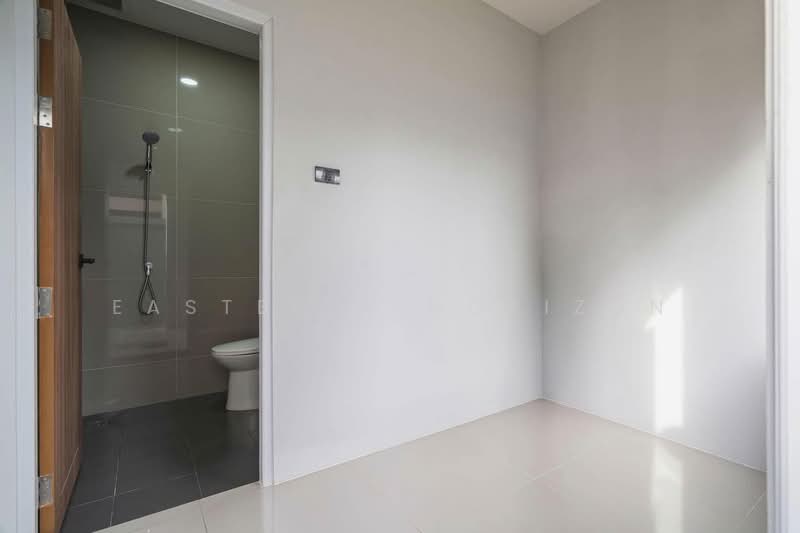 Preecha Ramkhamhaeng-Krungthepkreetha, Bangkok, Khlong Song Ton Nun, Lat Krabang, Bangkok, 4 Bedrooms, 400 sqm, Single Detached House For Sale, by Eastblue Horizon, 500418058 - DDproperty.com