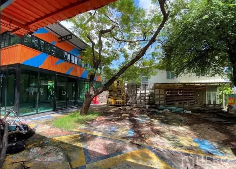 For Sale Land and House near BTS Phra Khanong, Watthana Bangkok BRE18664, Bangkok, Phra Kanong Nua, Watthana, Bangkok, , 1,296 sqm, Land For Sale, by Hero Realtor Co., Ltd., 500418080 - DDproperty.com