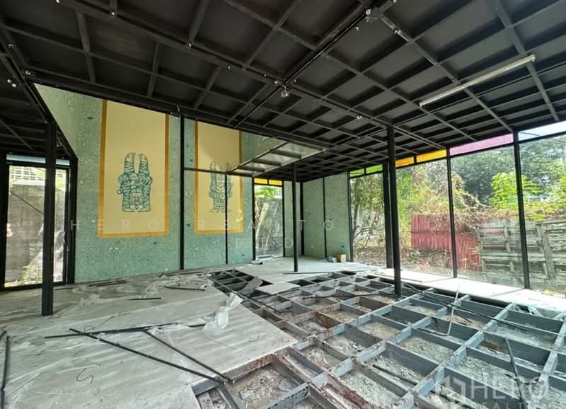 For Sale Land and House near BTS Phra Khanong, Watthana Bangkok BRE18664, Bangkok, Phra Kanong Nua, Watthana, Bangkok, , 1,296 sqm, Land For Sale, by Hero Realtor Co., Ltd., 500418080 - DDproperty.com