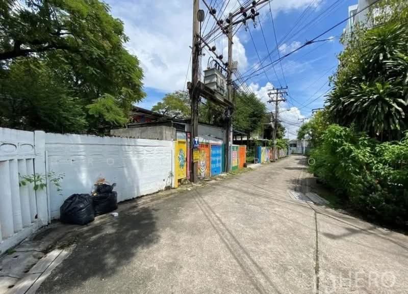 For Sale Land and House near BTS Phra Khanong, Watthana Bangkok BRE18664, กรุงเทพ, พระโขนงเหนือ, วัฒนา, กรุงเทพ, 1,296 ตร.ม., ที่ดิน ขาย, โดย Hero Realtor Co., Ltd., 500418080 - DDproperty.com