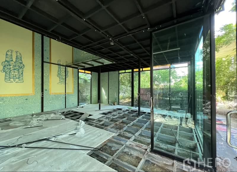 For Sale Land and House near BTS Phra Khanong, Watthana Bangkok BRE18664, กรุงเทพ, พระโขนงเหนือ, วัฒนา, กรุงเทพ, 1,296 ตร.ม., ที่ดิน ขาย, โดย Hero Realtor Co., Ltd., 500418080 - DDproperty.com