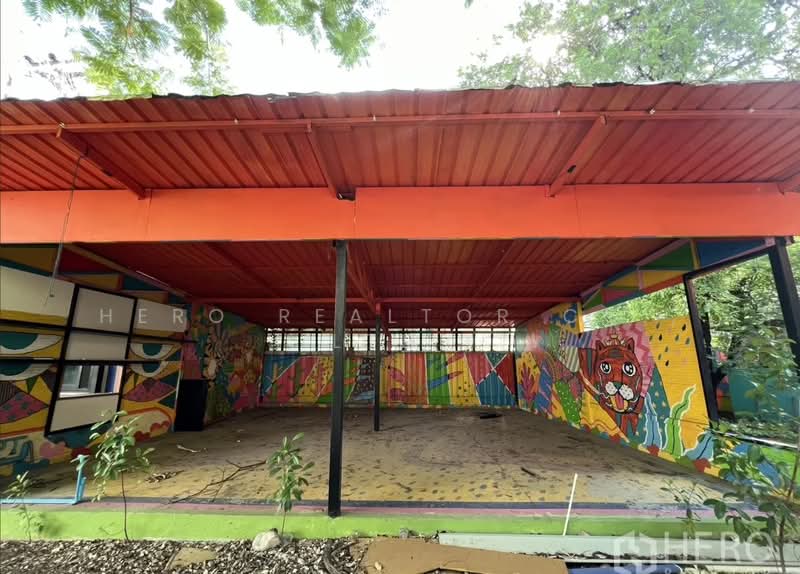 For Sale Land and House near BTS Phra Khanong, Watthana Bangkok BRE18664, กรุงเทพ, พระโขนงเหนือ, วัฒนา, กรุงเทพ, 1,296 ตร.ม., ที่ดิน ขาย, โดย Hero Realtor Co., Ltd., 500418080 - DDproperty.com