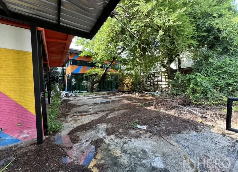 For Sale Land and House near BTS Phra Khanong, Watthana Bangkok BRE18664, กรุงเทพ, พระโขนงเหนือ, วัฒนา, กรุงเทพ, 1,296 ตร.ม., ที่ดิน ขาย, โดย Hero Realtor Co., Ltd., 500418080 - DDproperty.com