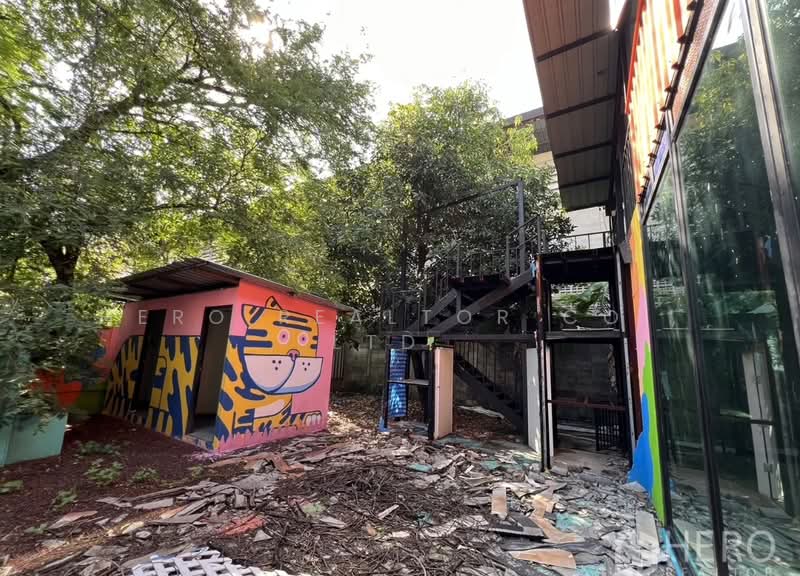 For Sale Land and House near BTS Phra Khanong, Watthana Bangkok BRE18664, กรุงเทพ, พระโขนงเหนือ, วัฒนา, กรุงเทพ, 1,296 ตร.ม., ที่ดิน ขาย, โดย Hero Realtor Co., Ltd., 500418080 - DDproperty.com