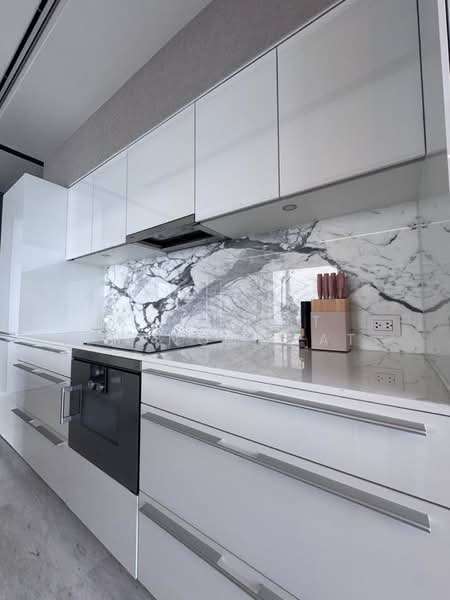 Four Seasons Private Residences : โฟร์ ซีซั่นส์ ไพรเวท เรสสิเด้นซ์, กรุงเทพ, 300 ถนนเจริญกรุง, ยานนาวา, สาทร, กรุงเทพ, 120 ตร.ม., คอนโด ให้เช่า, โดย Banjarat Thanomchat, 500418132 - DDproperty.com