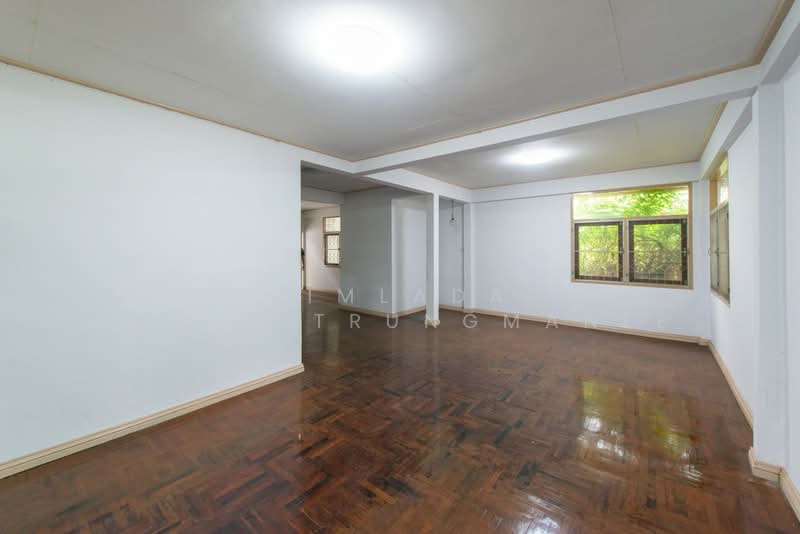 บ้านเดี่ยว ซอยพหลโยธิน 33 แยก, Bangkok, Lat Yao, Chatuchak, Bangkok, 4 Bedrooms, 200 sqm, Single Detached House For Sale, by Pimlada Lertritrungmanee, 500418252 - DDproperty.com
