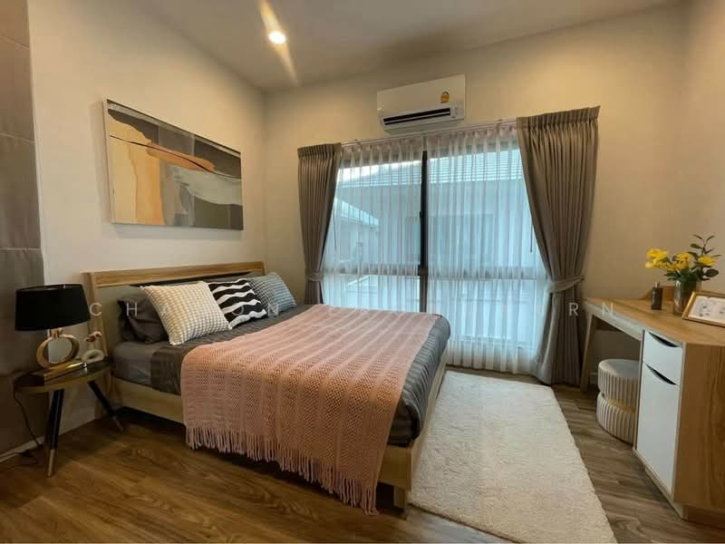 Burasiri Krungthep Kreetha, Bangkok, 95 Soi Pracha Ruam Chai, Hua Mak, Bang Kapi, Bangkok, 4 Bedrooms, 196 sqm, Single Detached House For Rent, by Chanon Ekongkarn, 500418264 - DDproperty.com