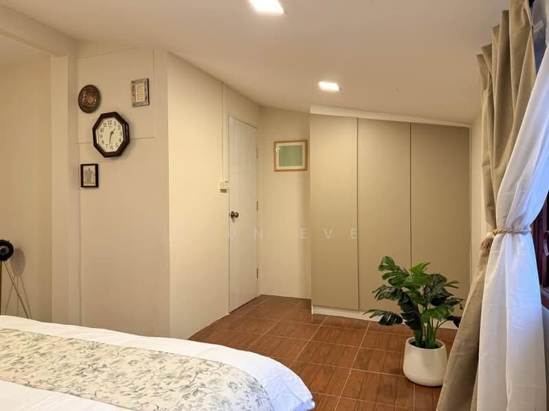 Detached House for Rent in Huai Khwang Ratchada Newly Renovated 5 Bed (SPSEVE2092), Bangkok, Samsen Nok, Huai Khwang, Bangkok, 5 Bedrooms, 250 sqm, Single Detached House For Rent, by Khun Eve, 500418284 - DDproperty.com