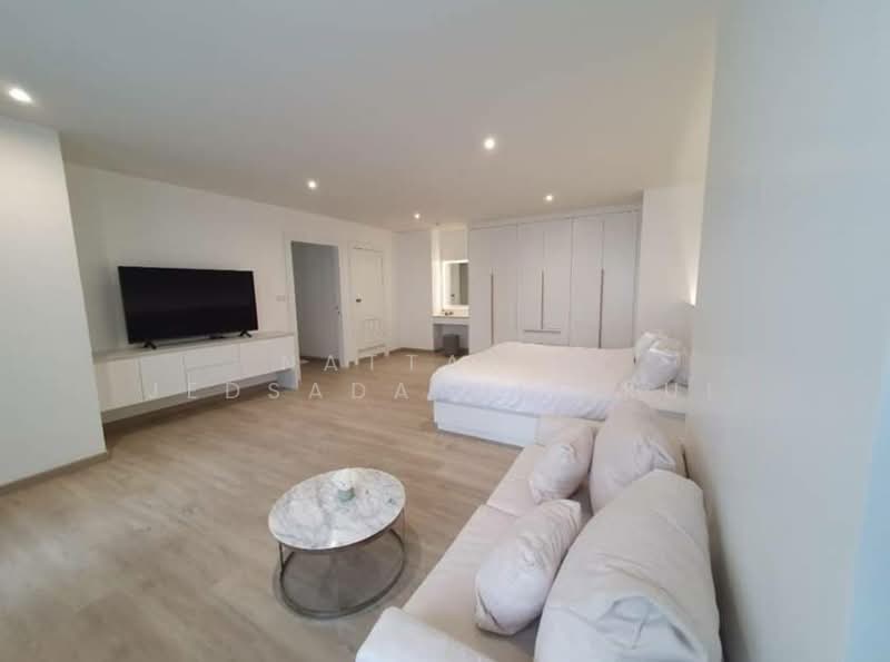Silom Condominium, Bangkok, Silom, Bang Rak, Bangkok, 2 Bedrooms, 144 sqm, Condo For Rent, by Nattapol Jedsadathitikul, 500418322 - DDproperty.com