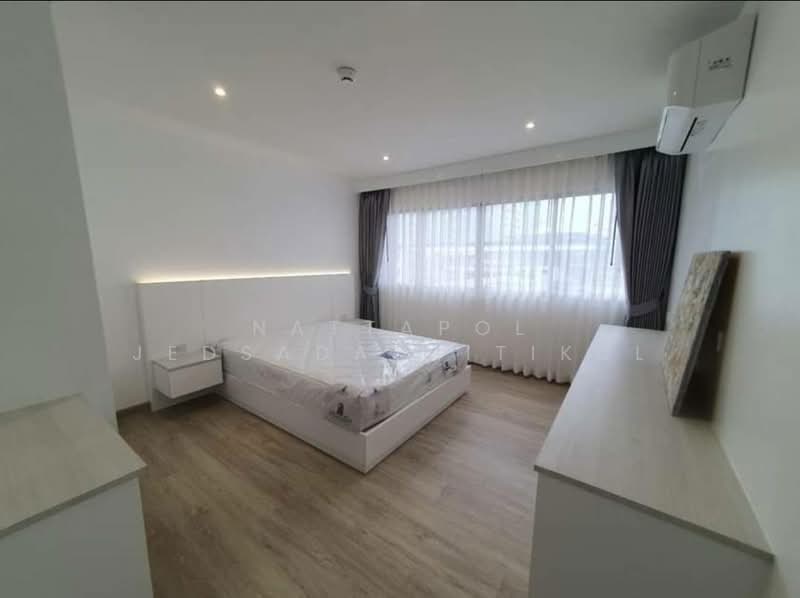 Silom Condominium, Bangkok, Silom, Bang Rak, Bangkok, 2 Bedrooms, 144 sqm, Condo For Rent, by Nattapol Jedsadathitikul, 500418322 - DDproperty.com