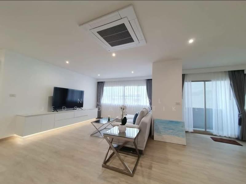 Silom Condominium, Bangkok, Silom, Bang Rak, Bangkok, 2 Bedrooms, 144 sqm, Condo For Rent, by Nattapol Jedsadathitikul, 500418322 - DDproperty.com