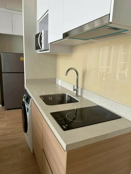 Noble Around Sukhumvit 33, Bangkok, 17 Soi Sukhumvit 33, Khlong Tan Nua, Watthana, Bangkok, 2 Bedrooms, 55 sqm, Condo For Rent, by Banjarat Thanomchat, 500418374 - DDproperty.com