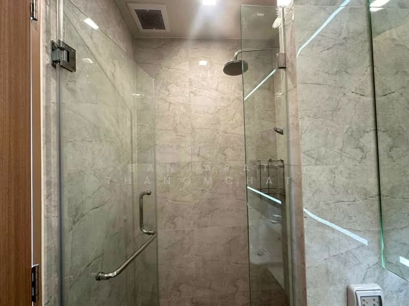 Noble Around Sukhumvit 33, Bangkok, 17 Soi Sukhumvit 33, Khlong Tan Nua, Watthana, Bangkok, 2 Bedrooms, 55 sqm, Condo For Rent, by Banjarat Thanomchat, 500418374 - DDproperty.com