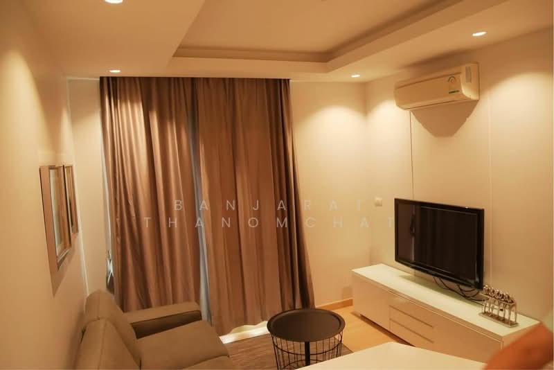 Thru Thonglor, Bangkok, Petchaburi Road, Bang Kapi, Huai Khwang, Bangkok, 1 Bedroom, 32 sqm, Condo For Rent, by Banjarat Thanomchat, 500418448 - DDproperty.com