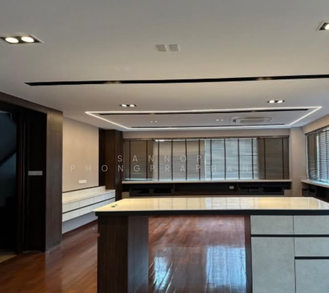 Ploenchit Terrace, Bangkok, Ploenchit, Lumphini, Pathum Wan, Bangkok, 3 Bedrooms, 374 sqm, Condo For Sale, by Sannop Phongpraphan, 500418540 - DDproperty.com