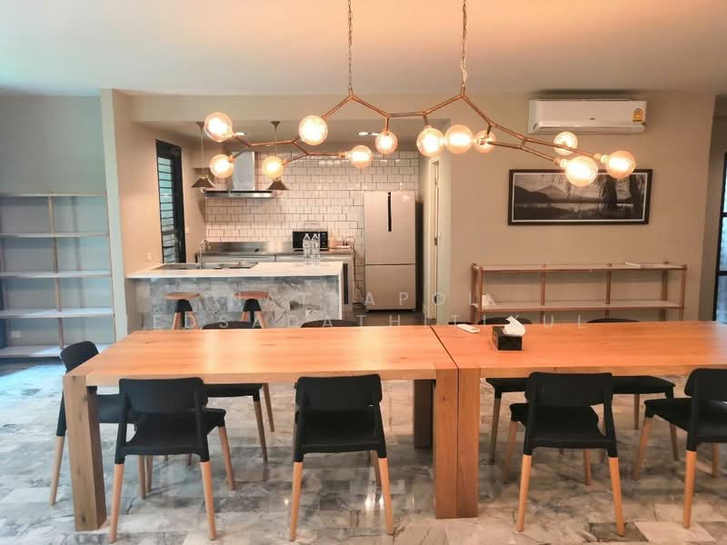 Lily House Mansion, Bangkok, 209 Soi Sukhumvit 31, Khlong Tan Nua, Watthana, Bangkok, 4 Bedrooms, 290 sqm, Condo For Rent, by Nattapol Jedsadathitikul, 500418638 - DDproperty.com