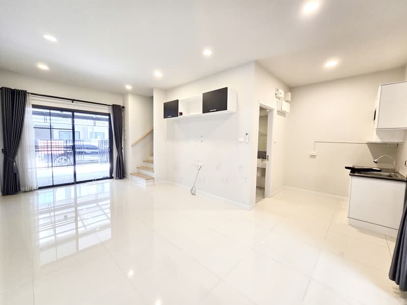 Britania Wongwaen-Hathairat, Pathum Thani, Hathairat Road, Bung Kham Proi, Lam Luk Ka, Pathum Thani, 2 Bedrooms, 110 sqm, Single Detached House For Sale, by รพีร์ทัธ Rhapeethut (ทัธ), 500418679 - DDproperty.com