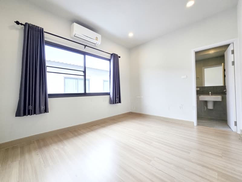 Britania Wongwaen-Hathairat, Pathum Thani, Hathairat Road, Bung Kham Proi, Lam Luk Ka, Pathum Thani, 2 Bedrooms, 110 sqm, Single Detached House For Sale, by รพีร์ทัธ Rhapeethut (ทัธ), 500418679 - DDproperty.com