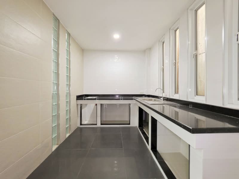 Ubon Chat 2, Nonthaburi, 11 Soi Ubonchat Village 2, Bang Rak Noi, Muang Nonthaburi, Nonthaburi, 2 Bedrooms, 150 sqm, Townhouse For Sale, by The Best Property จอย, 500418684 - DDproperty.com