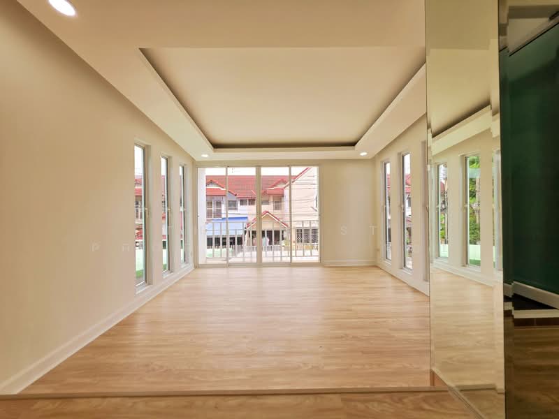 Ubon Chat 2, Nonthaburi, 11 Soi Ubonchat Village 2, Bang Rak Noi, Muang Nonthaburi, Nonthaburi, 2 Bedrooms, 150 sqm, Townhouse For Sale, by The Best Property จอย, 500418684 - DDproperty.com