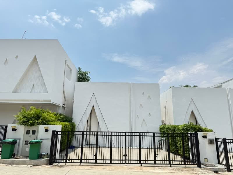 Inara Villa, Chon Buri (Pattaya), Thappraya Road, Bang Lamung, Bang Lamung (Pattaya), Chon Buri (Pattaya), 3 Bedrooms, 241 sqm, Villa For Sale, by Saimaii Russiphat, 500418758 - DDproperty.com