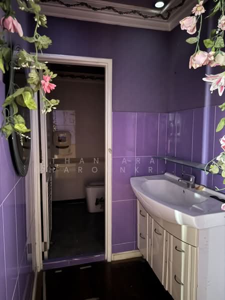Bangkok River Marina, Bangkok, 266 Charan Sanitwong Rd., Bang Phlat, Bangkok, 3 Bedrooms, 340 sqm, Condo For Sale, by Thanyarat Charoenkraisri, 500418786 - DDproperty.com
