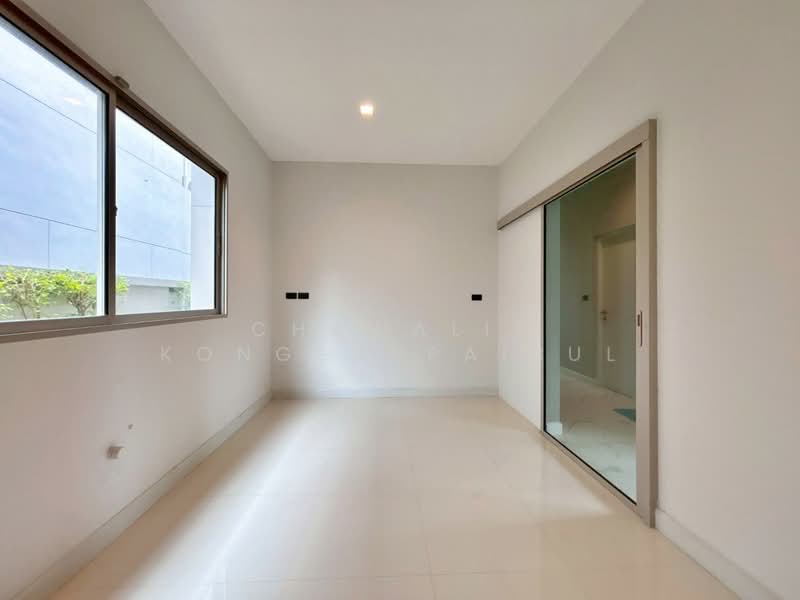 Bangkok Boulevard Signature Chaengwattana, Nonthaburi, No. 3030 Chaiyaphruek Rd., Bang Tanai, Pak Kret, Nonthaburi, 4 Bedrooms, 538 sqm, Single Detached House For Sale, by CHAWALIT KONGSAKPAIBUL, 500418831 - DDproperty.com