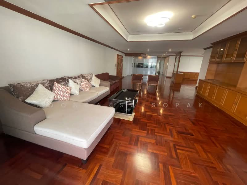 Oriental Towers, Bangkok, 25 Soi Ekkamai 12, Ekkamai Road, Khlong Tan Nua, Watthana, Bangkok, 3 Bedrooms, 315 sqm, Condo For Rent, by Boonraksa Sopak, 500418978 - DDproperty.com