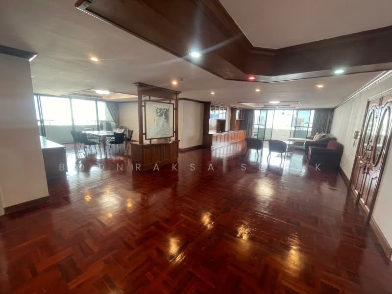 Oriental Towers, Bangkok, 25 Soi Ekkamai 12, Ekkamai Road, Khlong Tan Nua, Watthana, Bangkok, 3 Bedrooms, 315 sqm, Condo For Rent, by Boonraksa Sopak, 500418978 - DDproperty.com