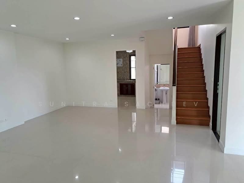 Lake View Park Bangna, Bangkok, 454 Kanchanaphisek Road, Dok Mai, Prawet, Bangkok, 5 Bedrooms, 300 sqm, Single Detached House For Rent, by Sunitra Sachdev, 500419047 - DDproperty.com