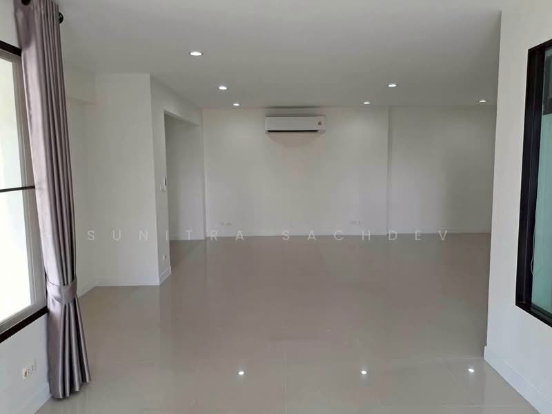 Lake View Park Bangna, Bangkok, 454 Kanchanaphisek Road, Dok Mai, Prawet, Bangkok, 5 Bedrooms, 300 sqm, Single Detached House For Rent, by Sunitra Sachdev, 500419047 - DDproperty.com