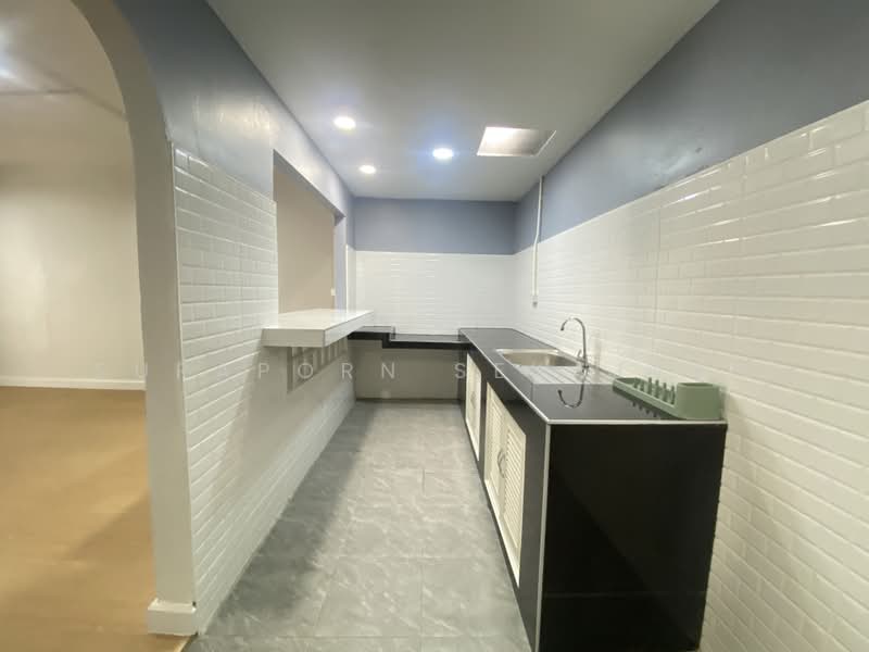 Pruksa 10, Nonthaburi, Bang Kruai - Sai Noi Road, Sai Noi, Nonthaburi, 3 Bedrooms, 114 sqm, Townhouse For Sale, by Supaporn Sekajarn, 500419069 - DDproperty.com