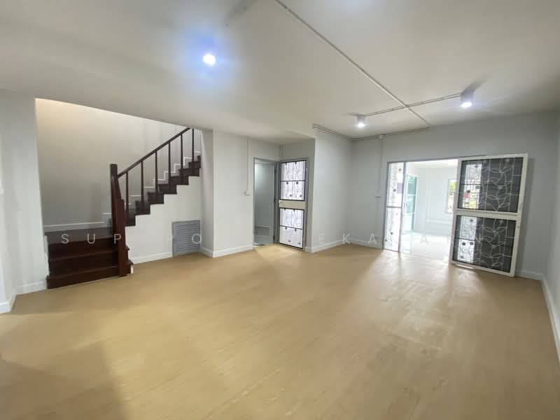 Pruksa 10, Nonthaburi, Bang Kruai - Sai Noi Road, Sai Noi, Nonthaburi, 3 Bedrooms, 114 sqm, Townhouse For Sale, by Supaporn Sekajarn, 500419069 - DDproperty.com