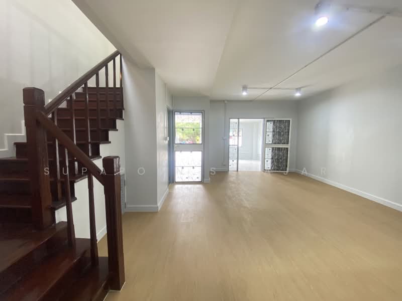 Pruksa 10, Nonthaburi, Bang Kruai - Sai Noi Road, Sai Noi, Nonthaburi, 3 Bedrooms, 114 sqm, Townhouse For Sale, by Supaporn Sekajarn, 500419069 - DDproperty.com
