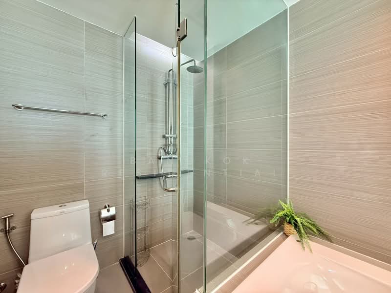 Siri At Sukhumvit, Bangkok, 902 Sukhumvit Road, Phra Kanong, Khlong Toei, Bangkok, 3 Bedrooms, 104 sqm, Condo For Sale, by Bangkok Residential, 500419098 - DDproperty.com