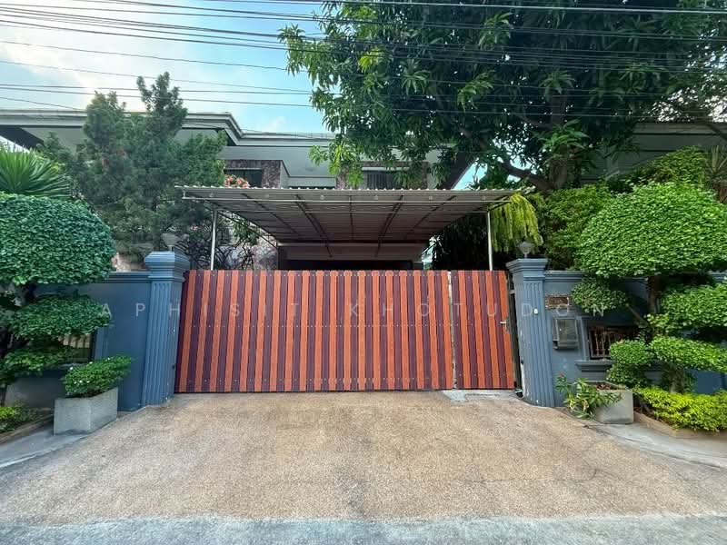 Moobaan Tararom Huamark, Bangkok, Tararom Huamark Soi 1, Phlapphla, Wang Thonglang, Bangkok, 3 Bedrooms, 240 sqm, Single Detached House For Rent, by Aphisit Khotudon, 500419224 - DDproperty.com