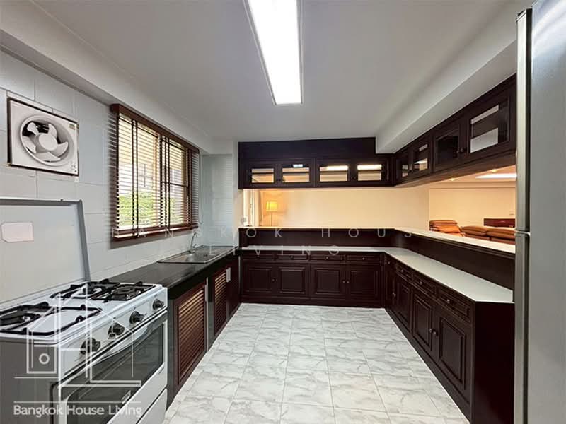 G.S. Housing, Bangkok, Sukhumvit 47, Khlongtoei Nua, Watthana, Bangkok, 3 Bedrooms, 200 sqm, Apartment For Rent, by Bangkok House Living, 500419293 - DDproperty.com
